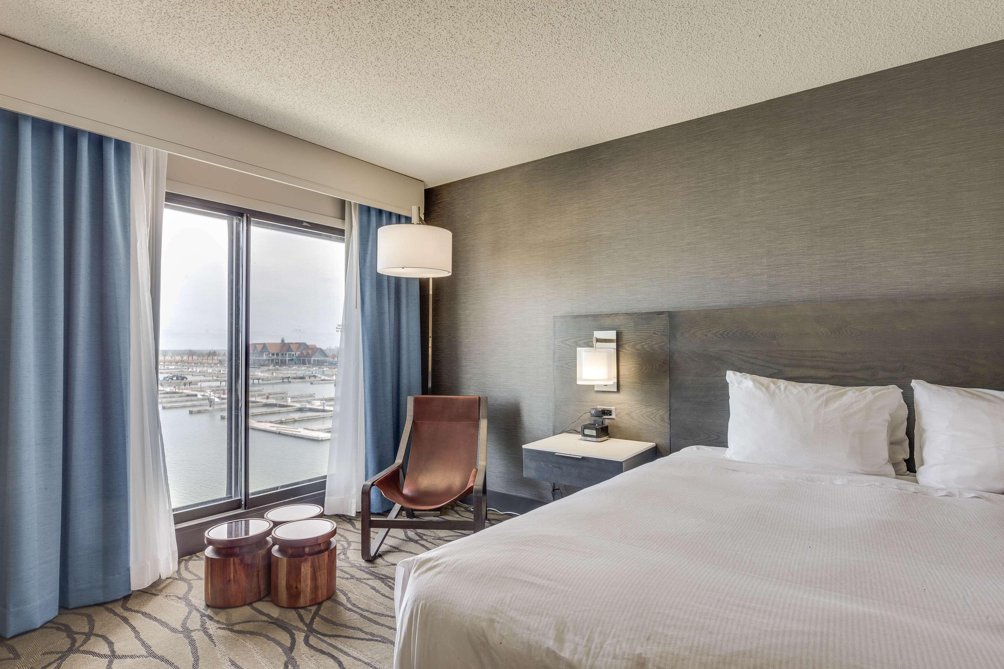 Doubletree By Hilton Racine Harbourwalk Hotel Exterior foto