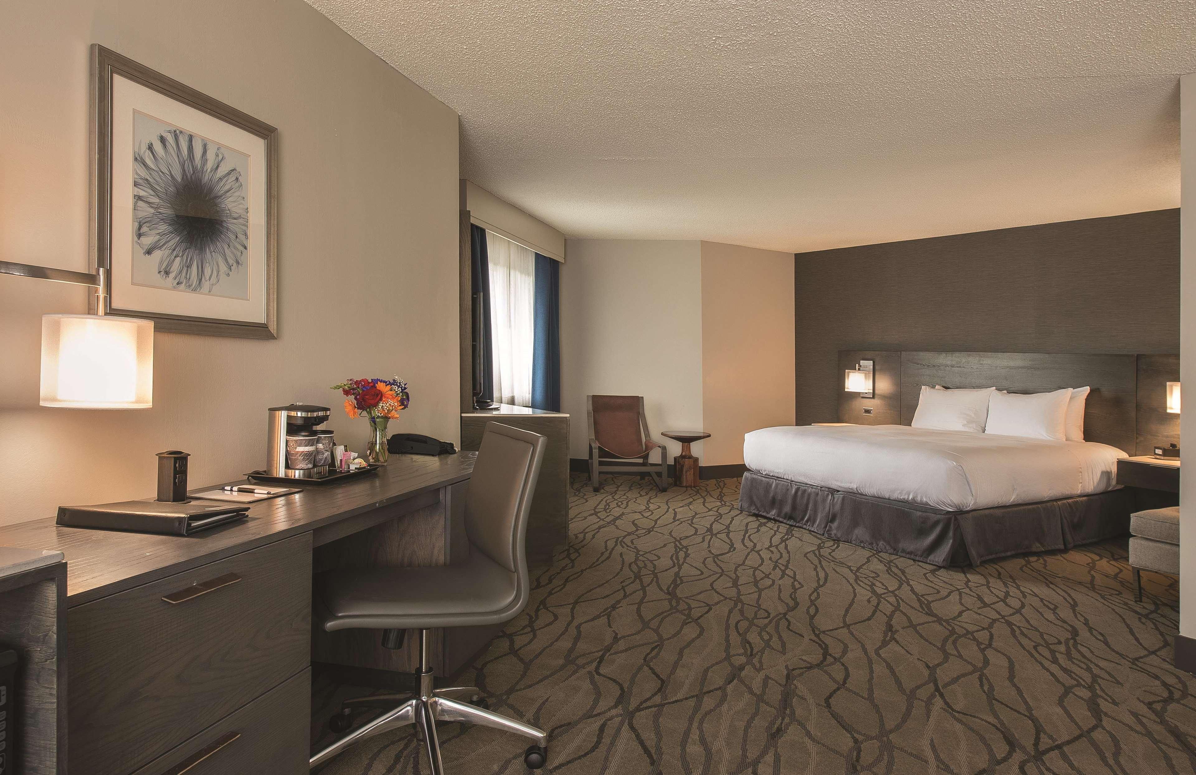 Doubletree By Hilton Racine Harbourwalk Hotel Exterior foto