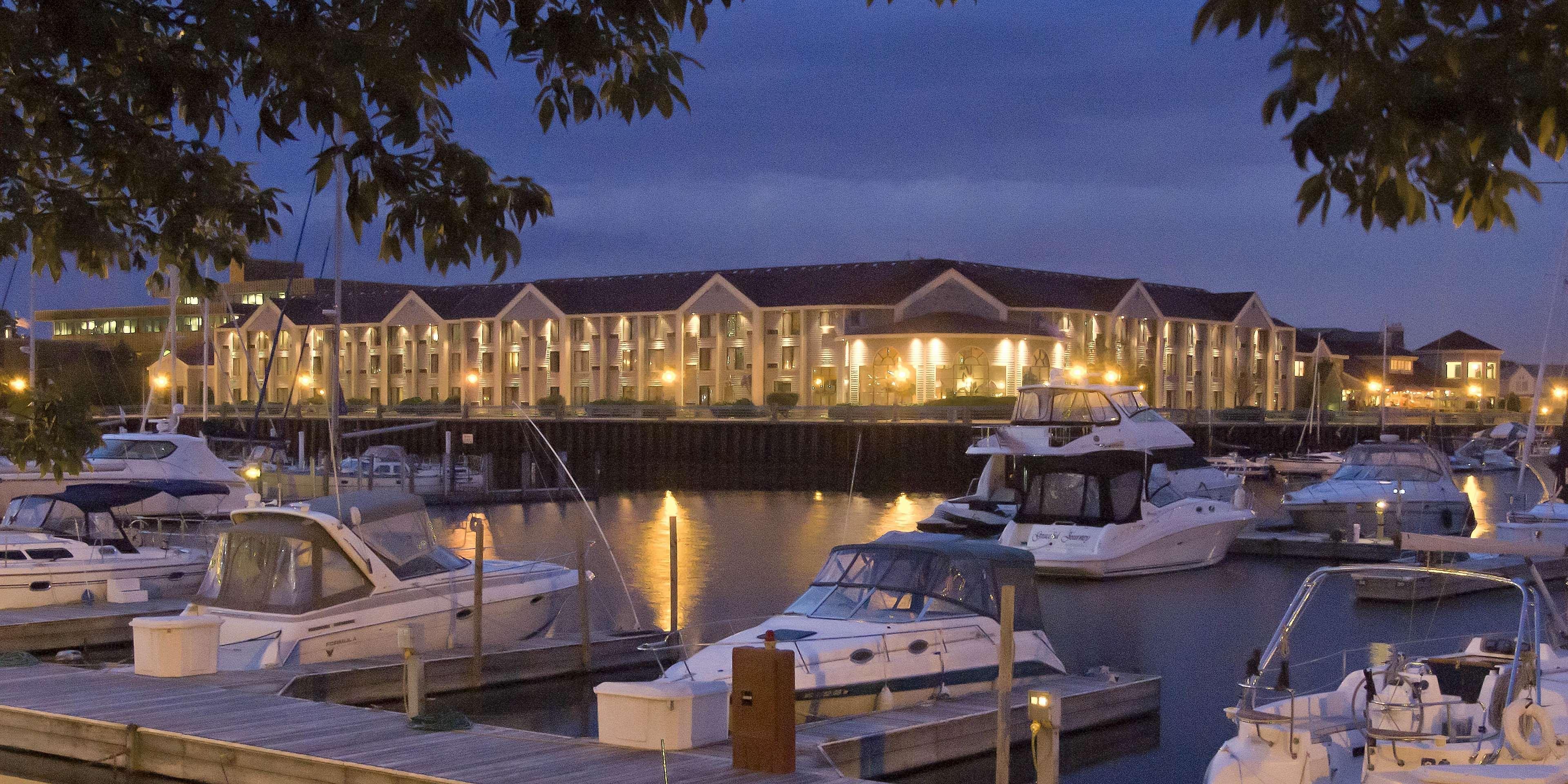 Doubletree By Hilton Racine Harbourwalk Hotel Exterior foto