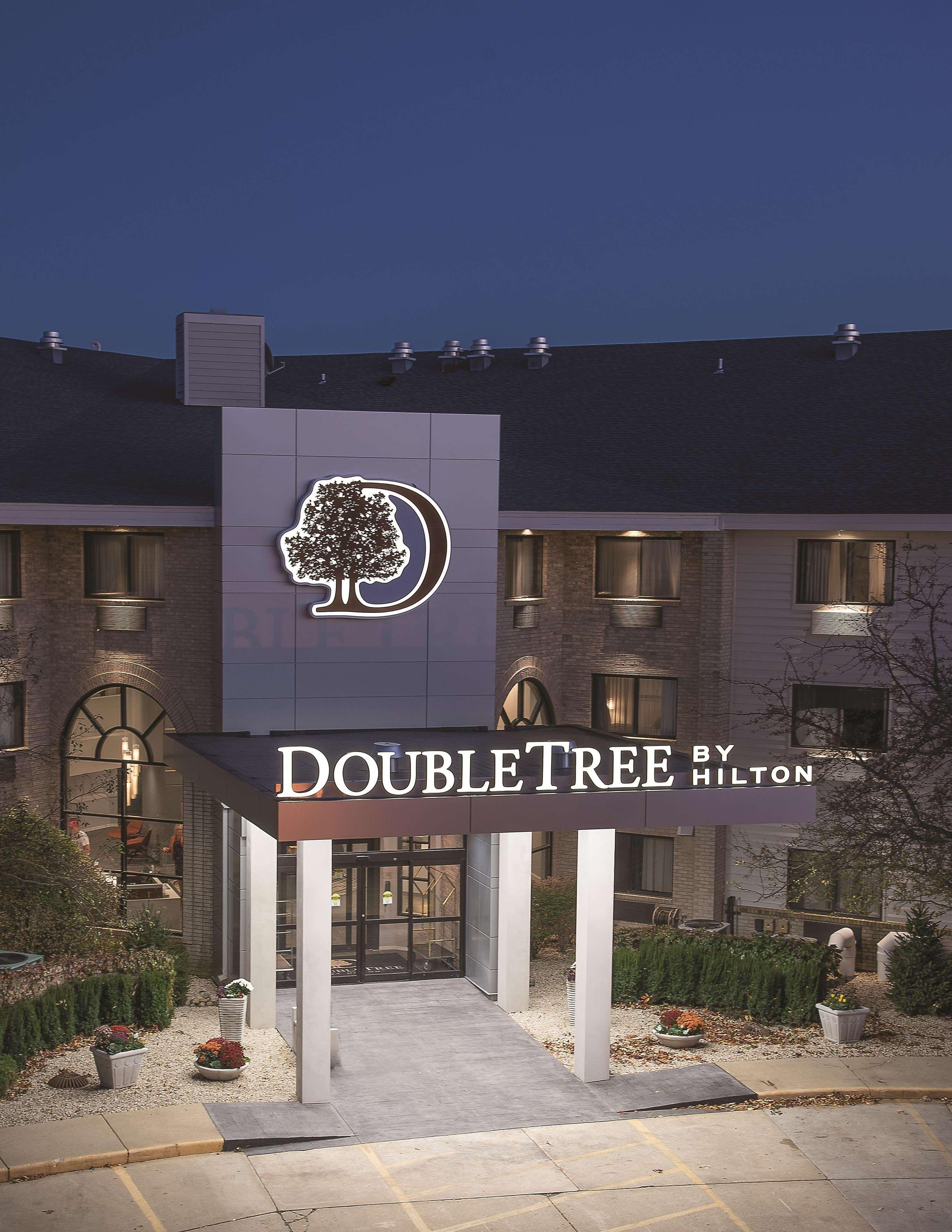 Doubletree By Hilton Racine Harbourwalk Hotel Exterior foto