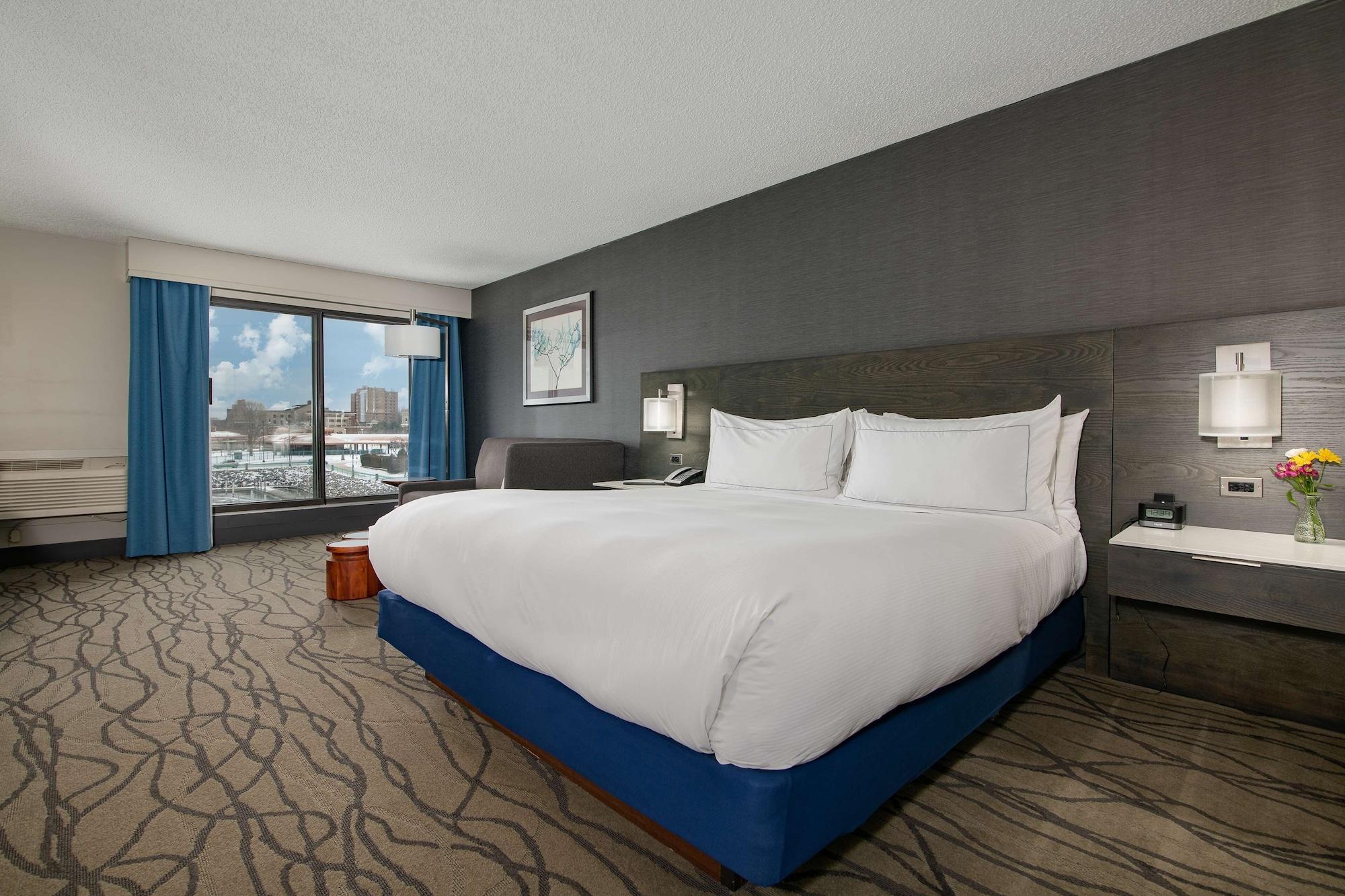 Doubletree By Hilton Racine Harbourwalk Hotel Exterior foto