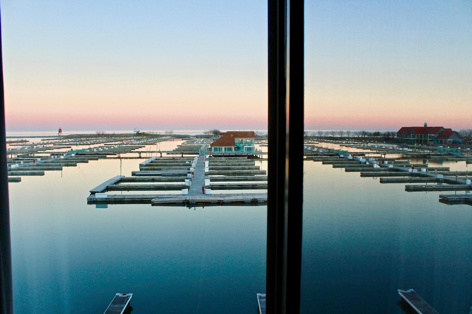 Doubletree By Hilton Racine Harbourwalk Hotel Exterior foto