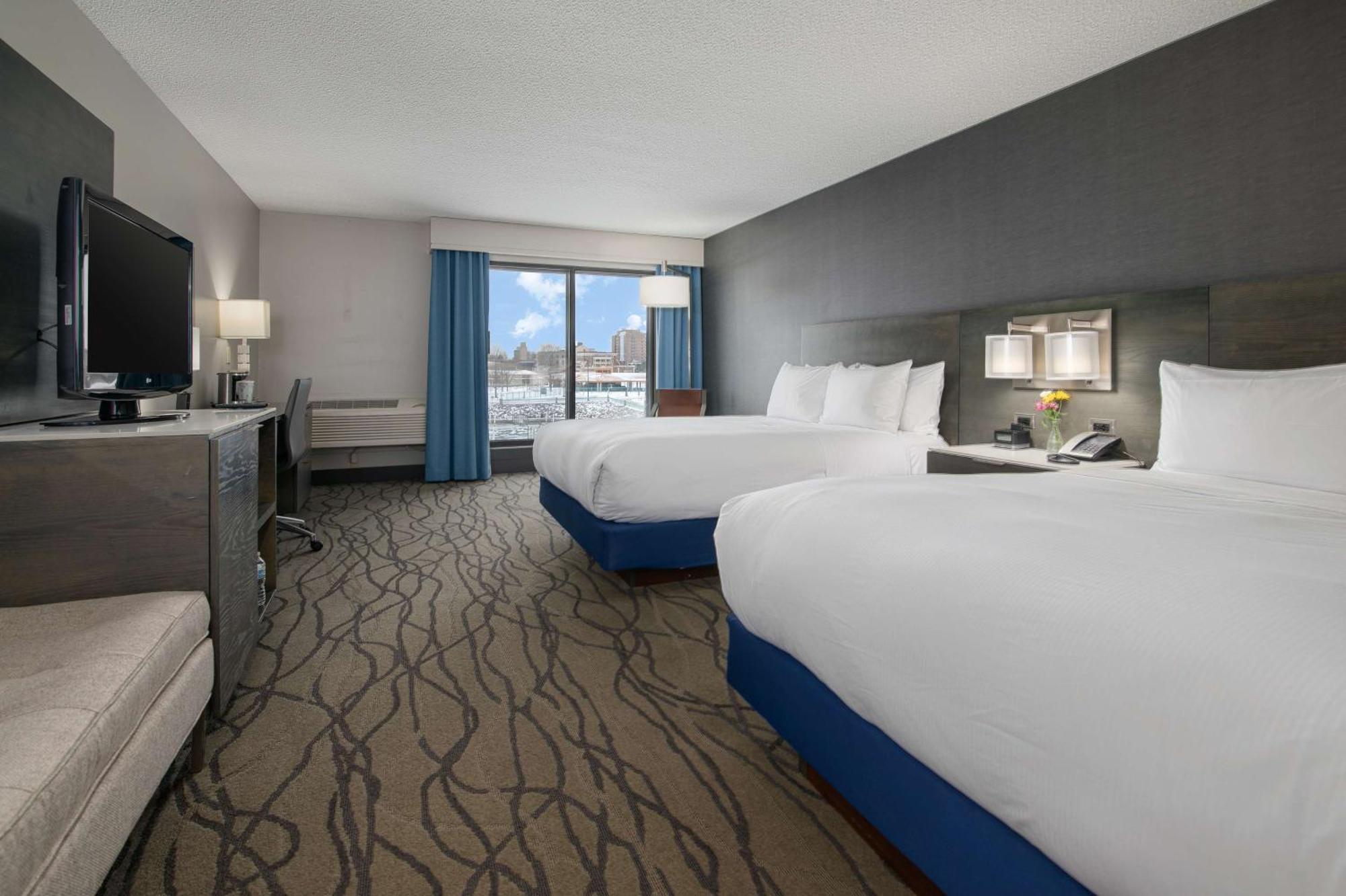 Doubletree By Hilton Racine Harbourwalk Hotel Exterior foto