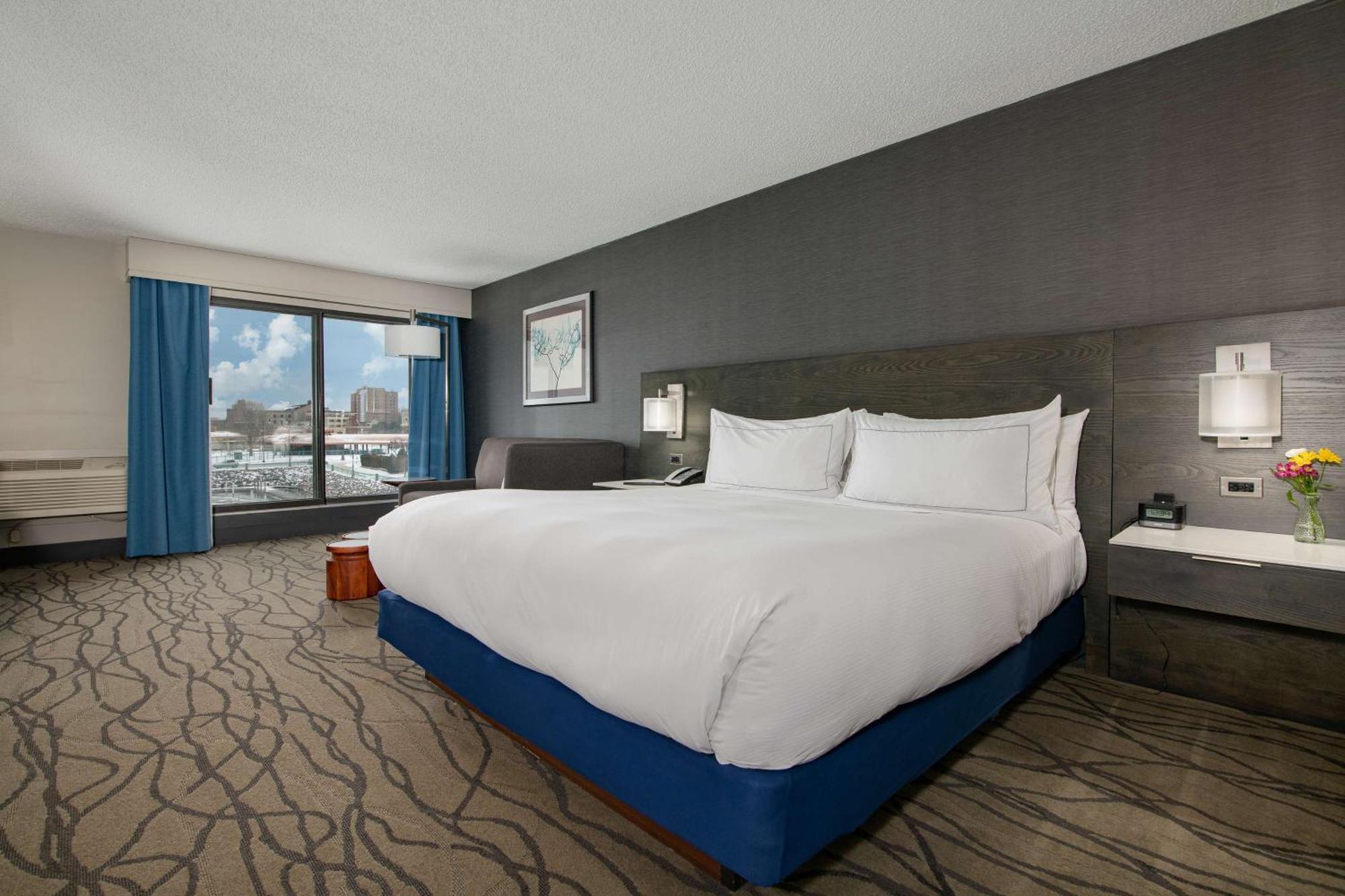 Doubletree By Hilton Racine Harbourwalk Hotel Exterior foto